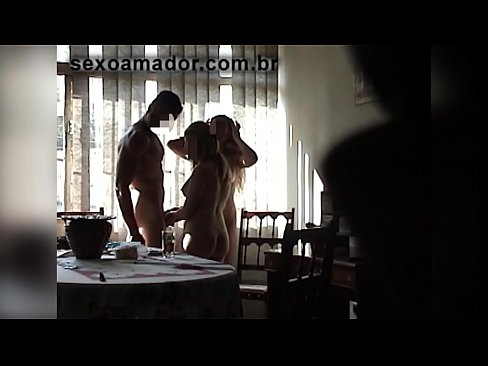 ❤️ Szexbarátok meghívnak egy óriásembert és egy édeshármast vele Porno at hu.onlyhdporn.ru ❤